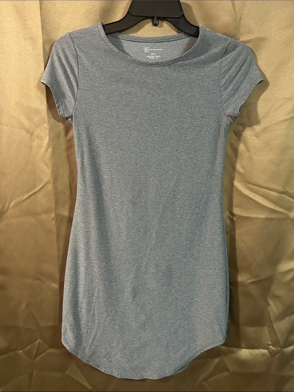 No Boundaries Heather Blue Gray Scoop Neck Short Sleeve Tee